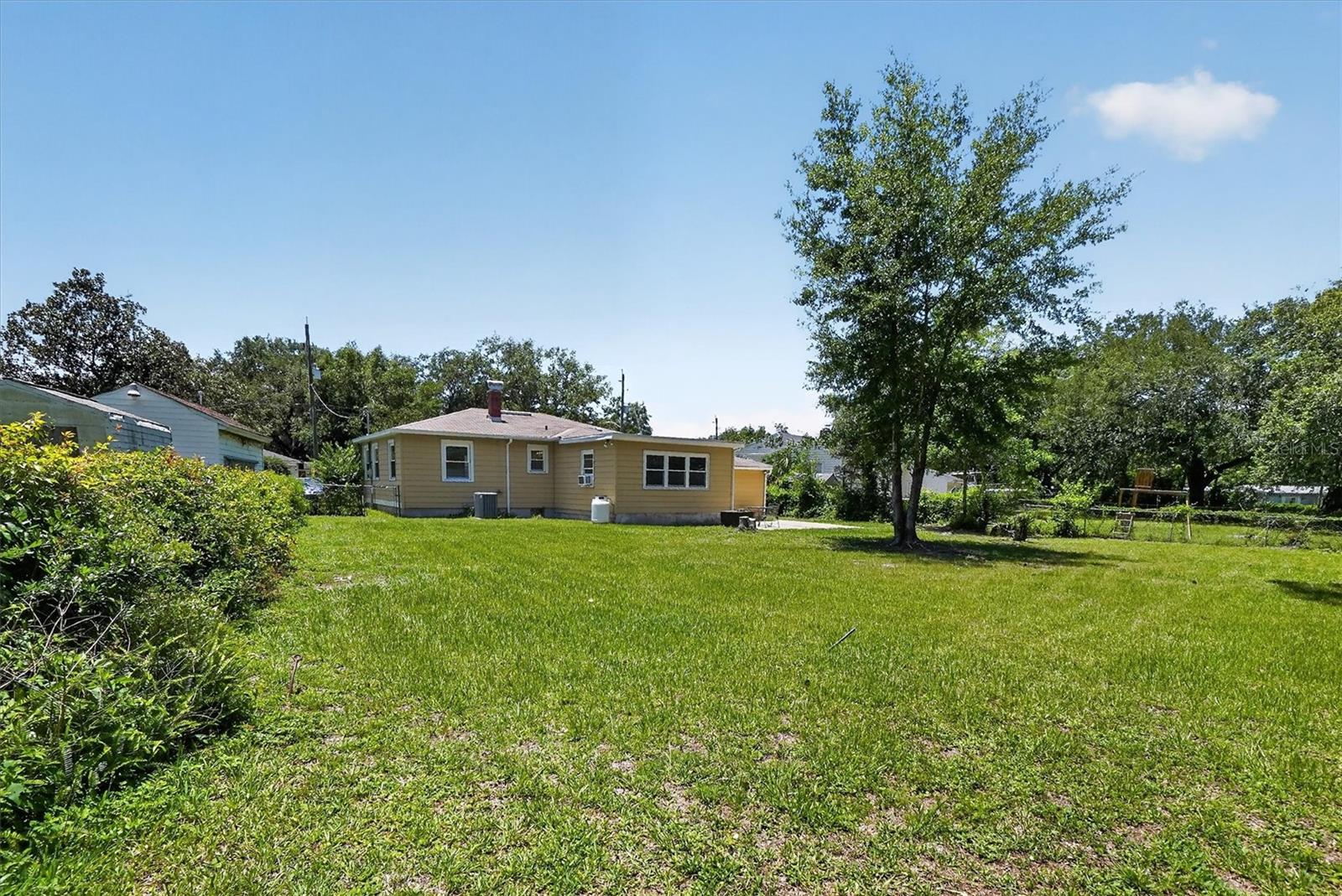 5503 Lakewood Cir E Property Photo 12