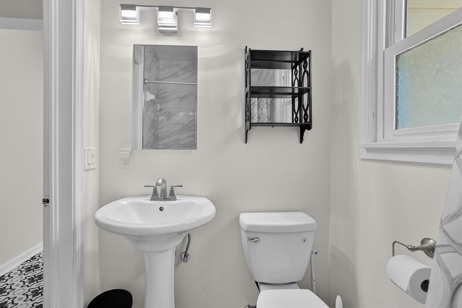 5503 Lakewood Cir E Property Photo 17
