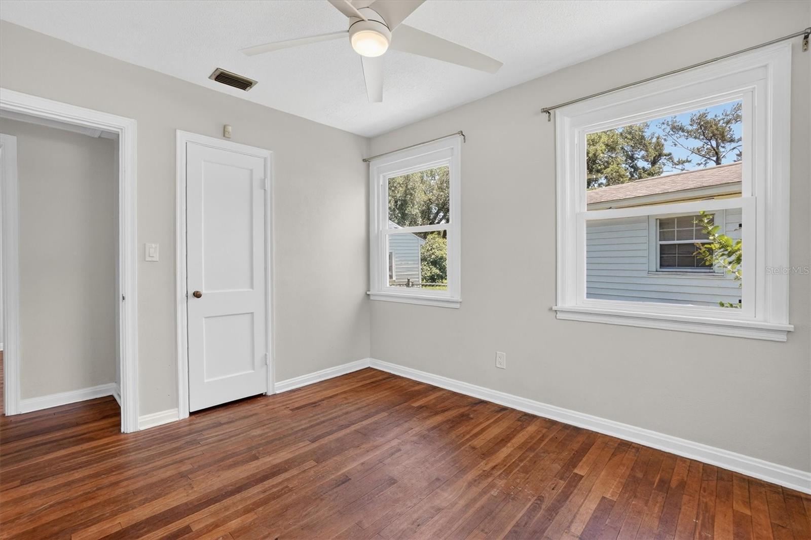 5503 Lakewood Cir E Property Photo 23