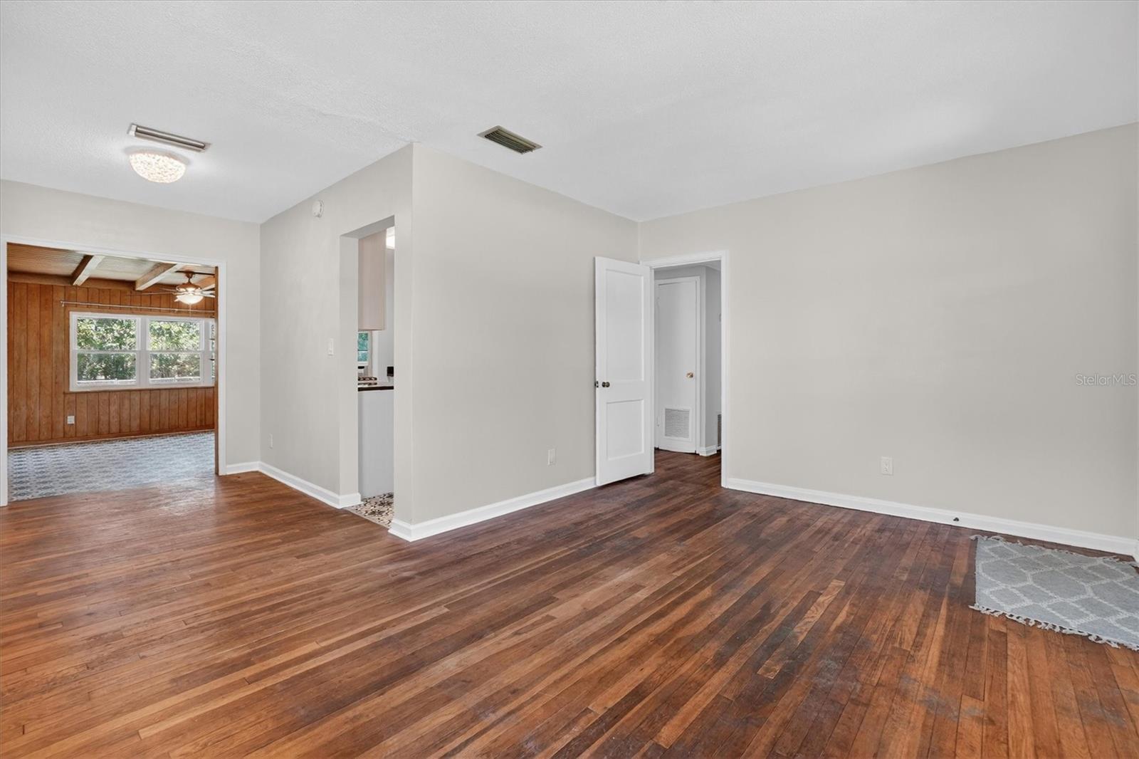 5503 Lakewood Cir E Property Photo 33