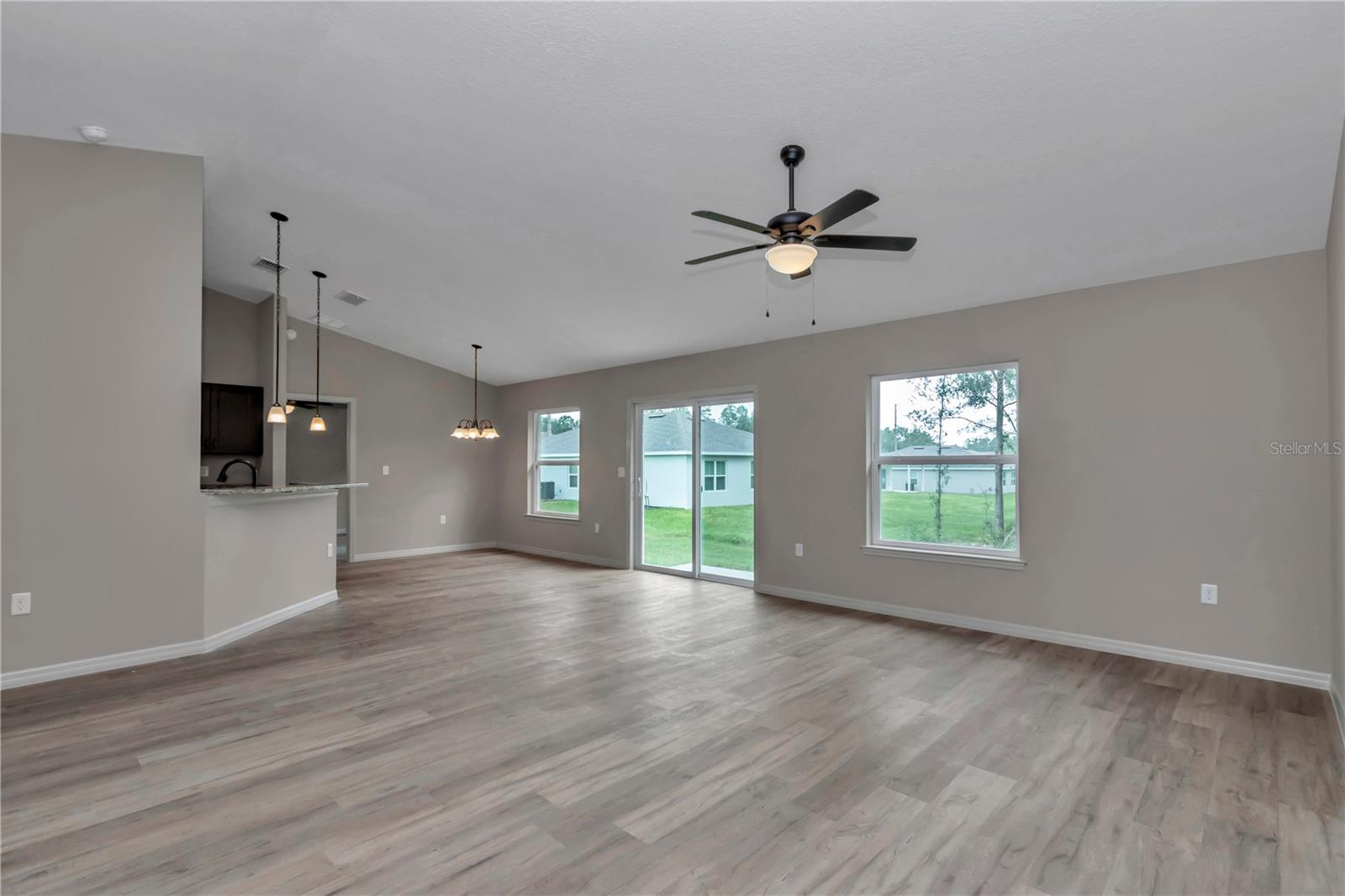 6961 Sw 151st Loop Property Photo 5