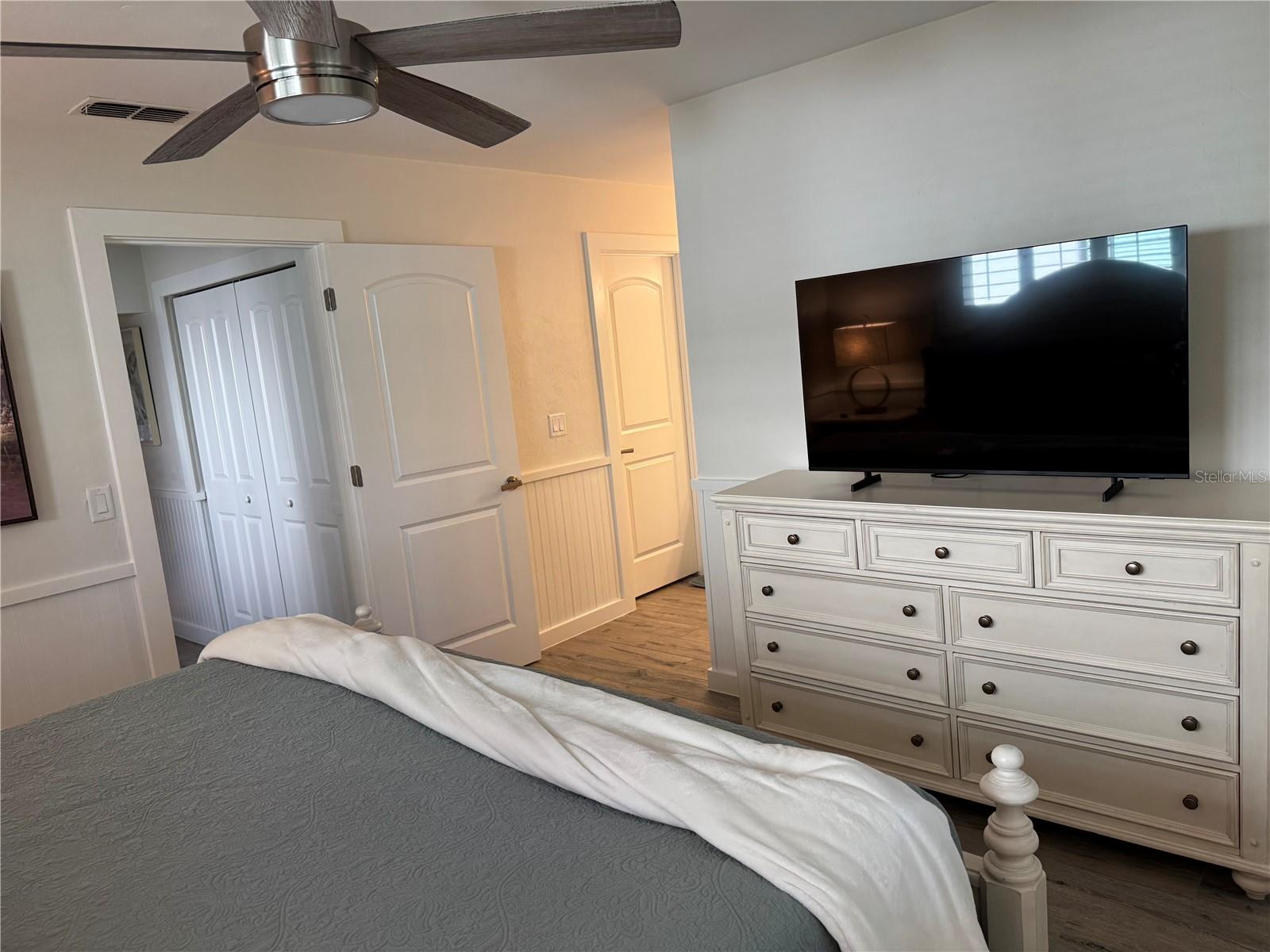 1637 Se Paradise Cir #205 Property Photo 5