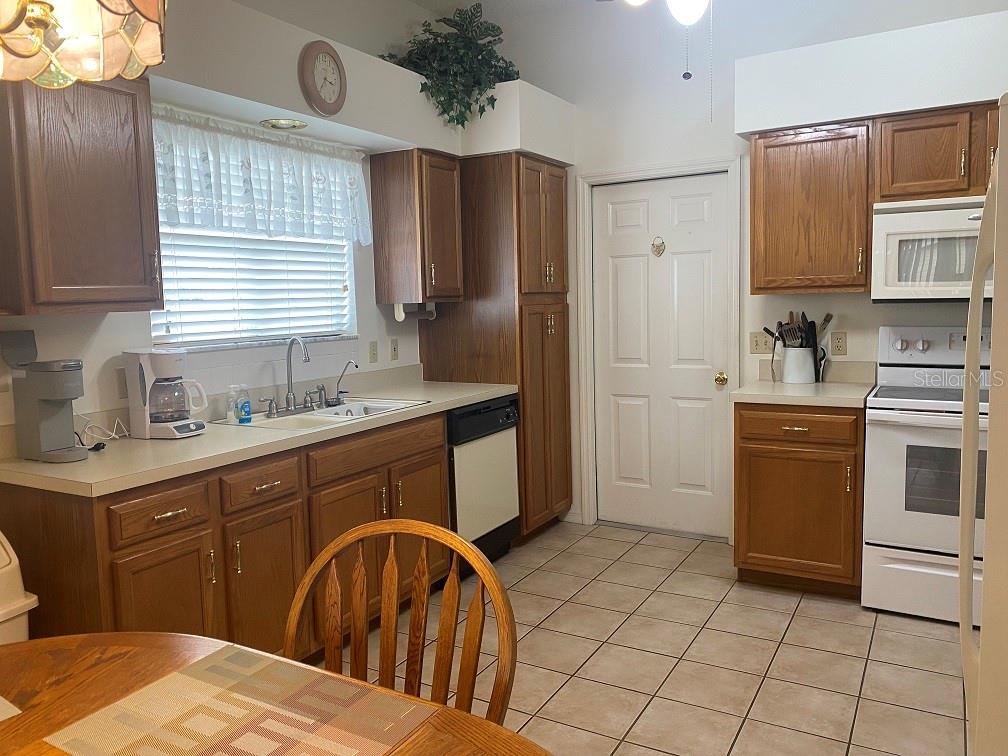 1223 Granada Ct Property Photo 3
