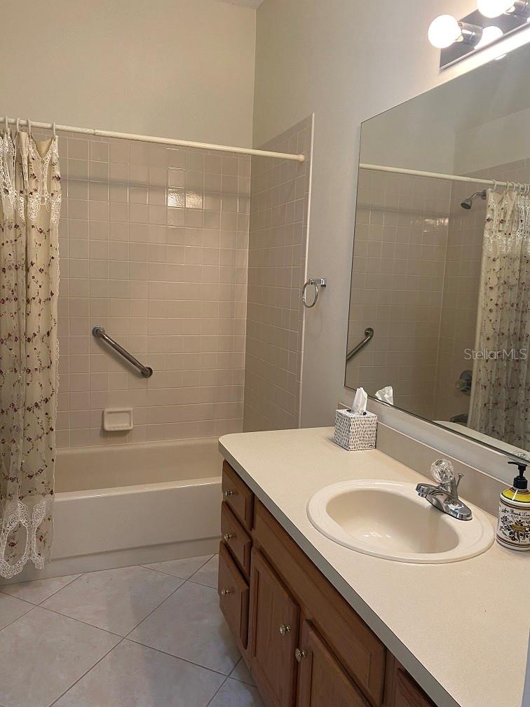 1223 Granada Ct Property Photo 10