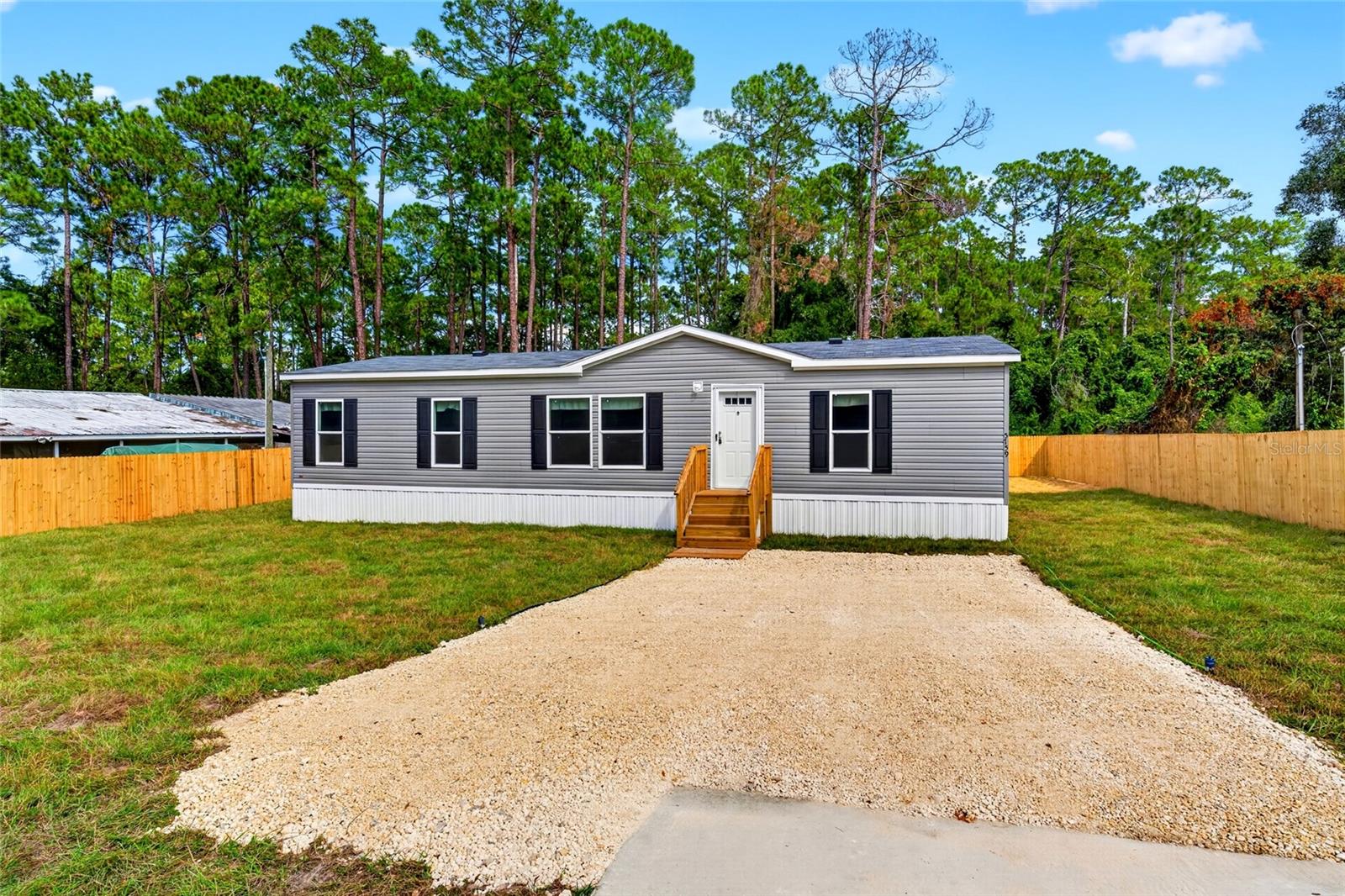 5759 SE 184 TER Property Photo 1
