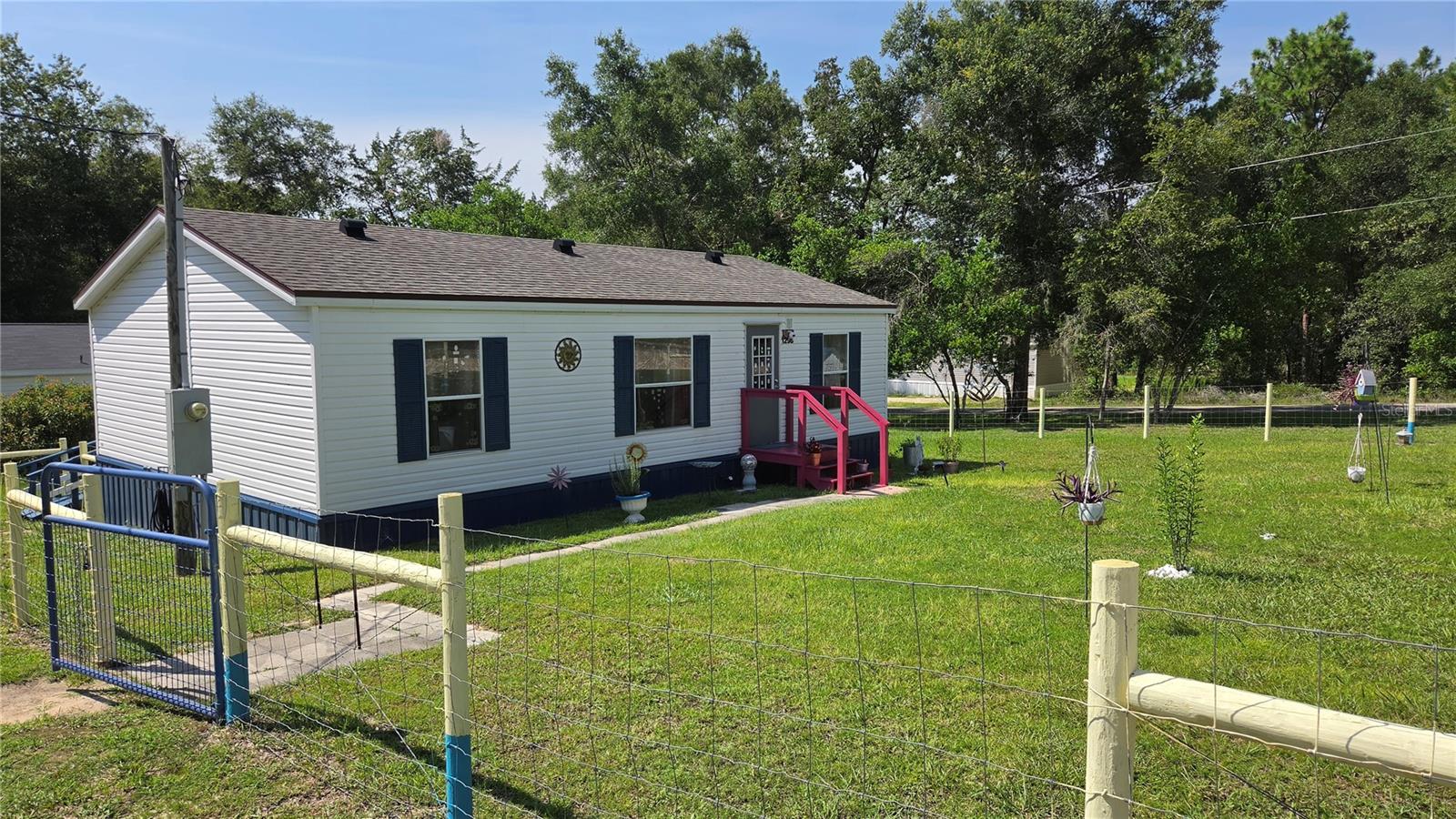 1298 Ne Boros Dr Property Photo 2