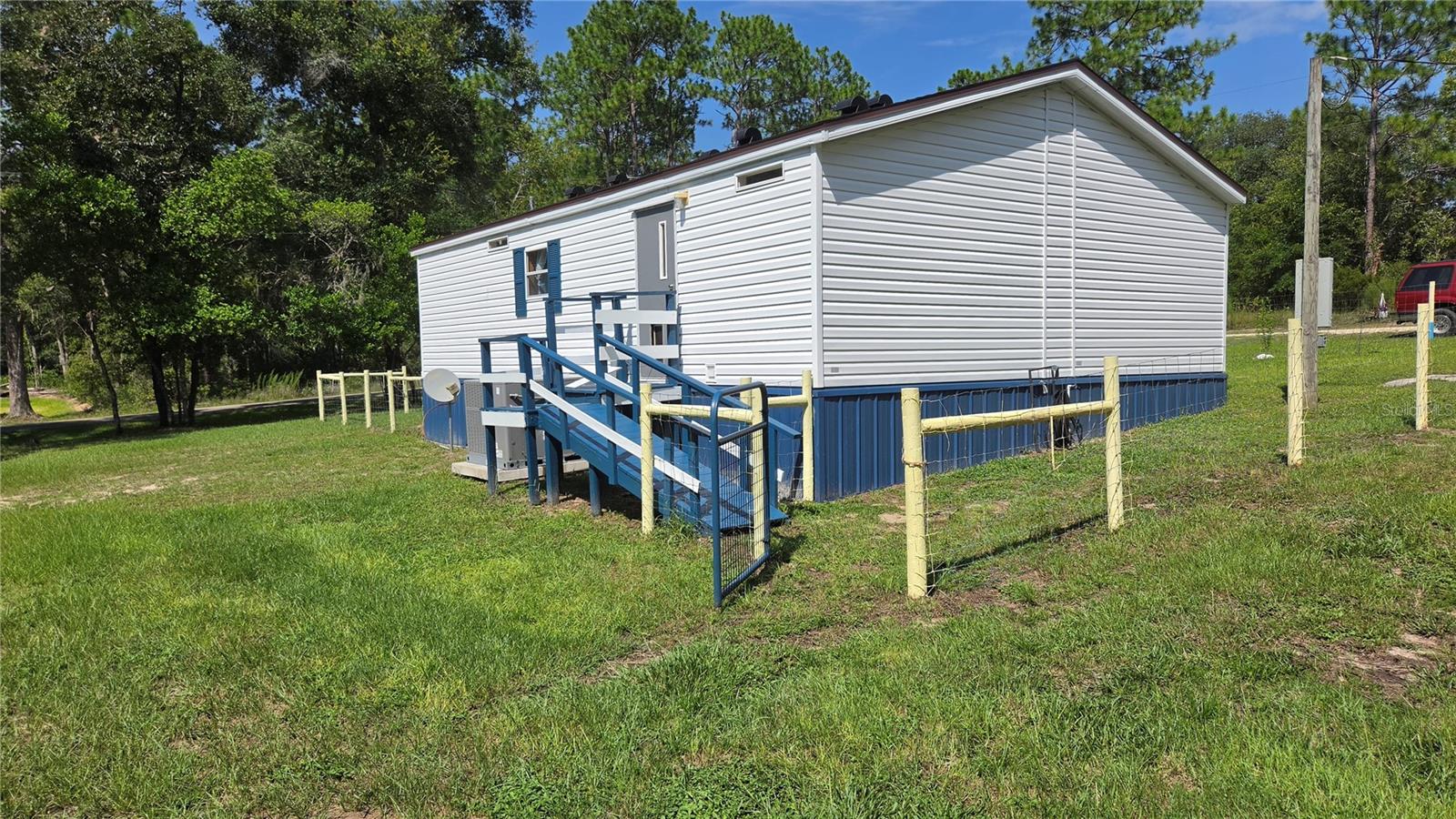 1298 Ne Boros Dr Property Photo 3