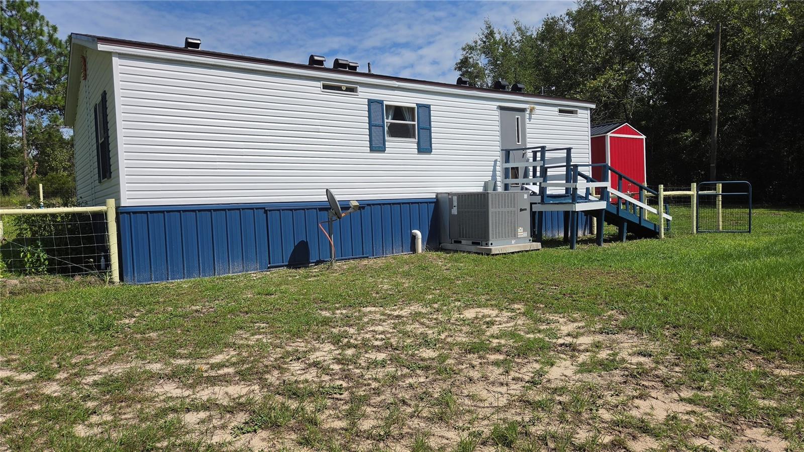 1298 Ne Boros Dr Property Photo 4