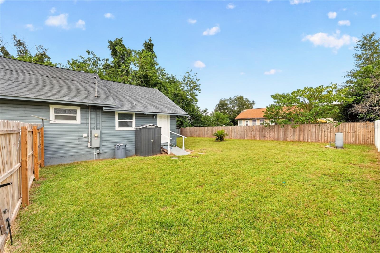 705 Nw 64th Pl Property Photo 11