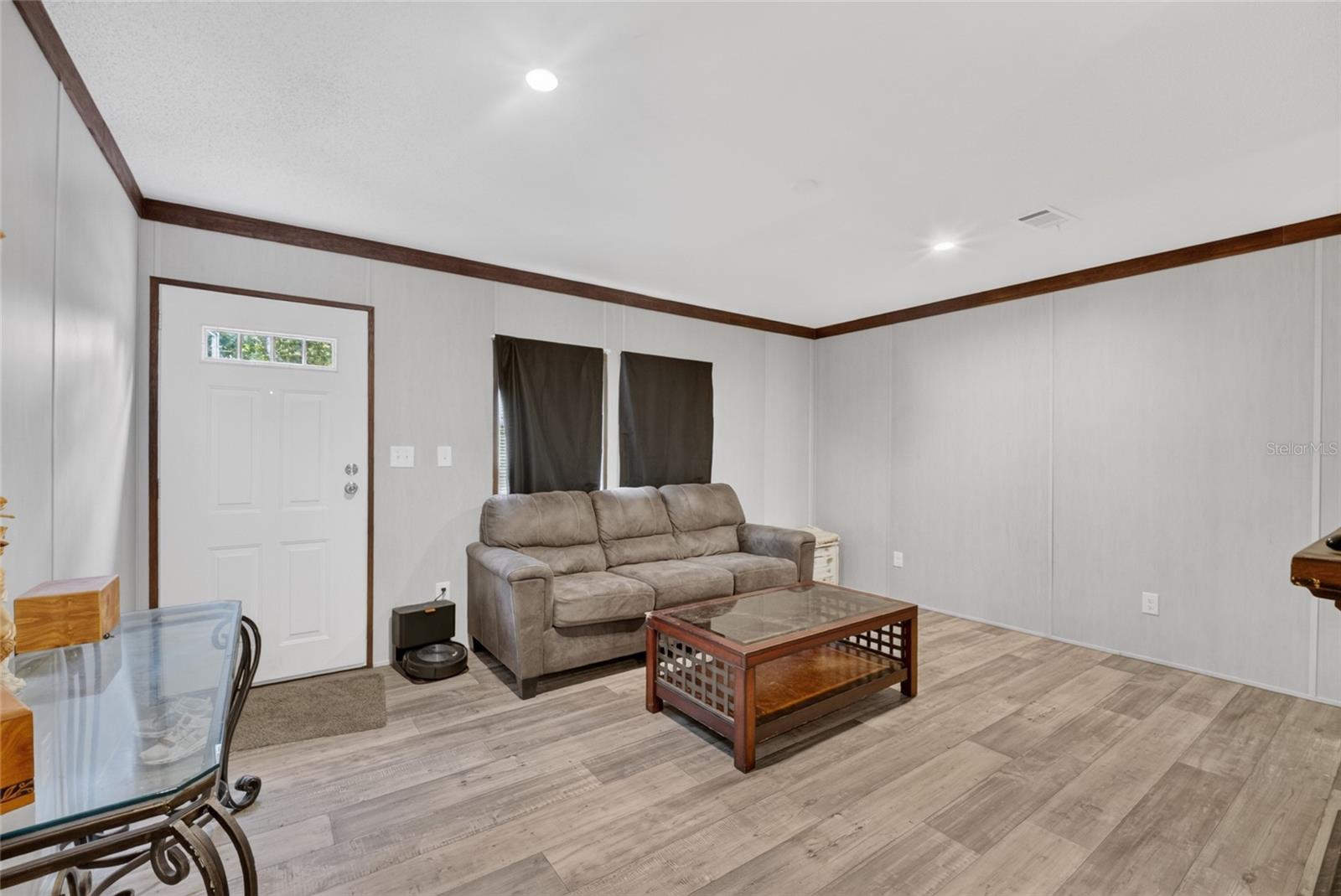 259 Oak St Property Photo 3
