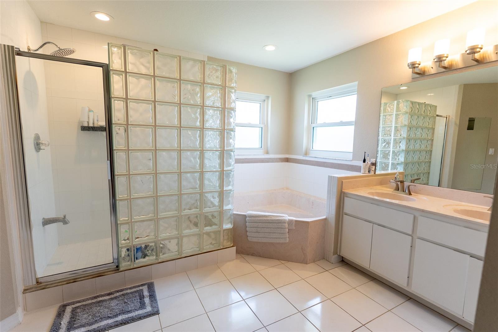 1088 Sw 32nd Ln Property Photo 20