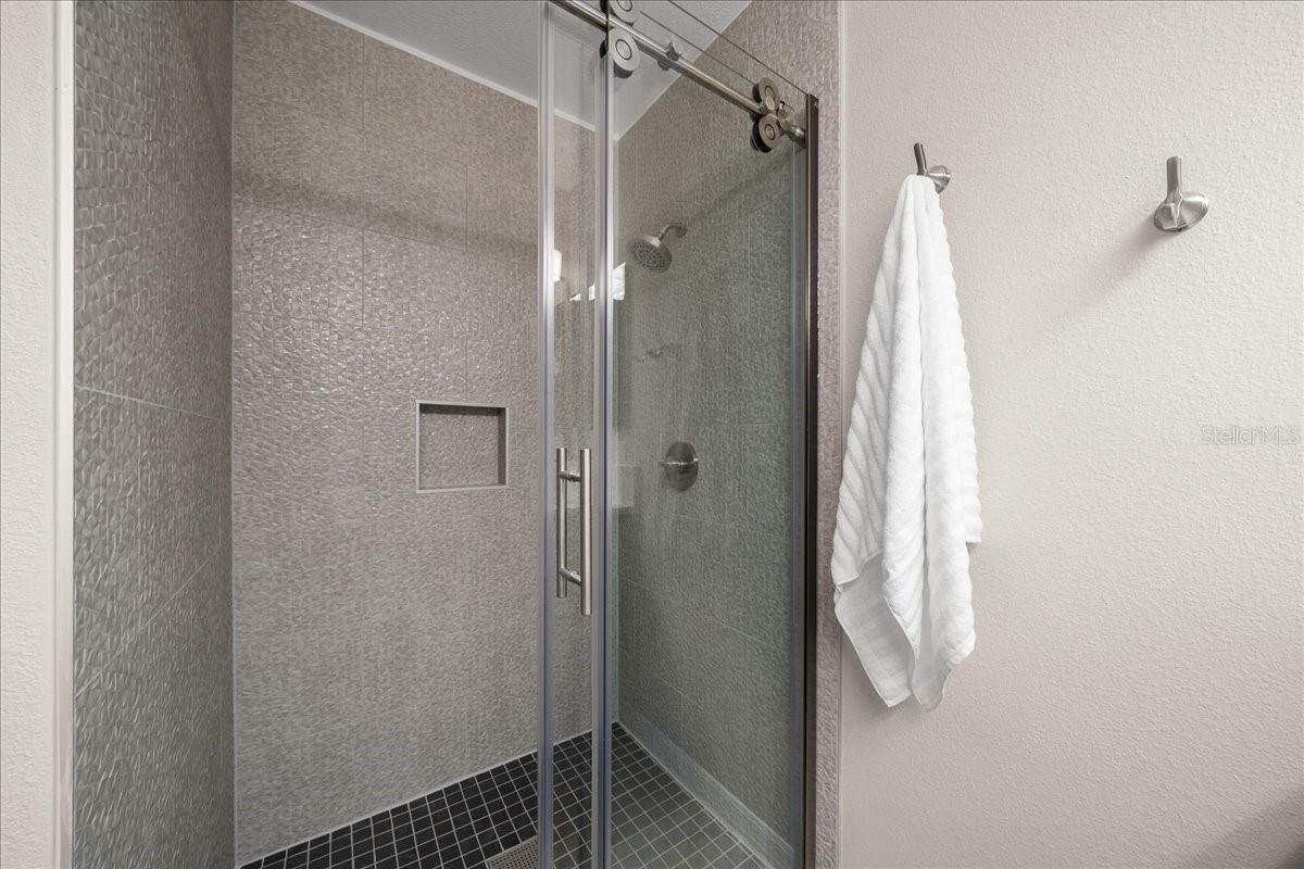 3048 Glenwood Pl Property Photo 51