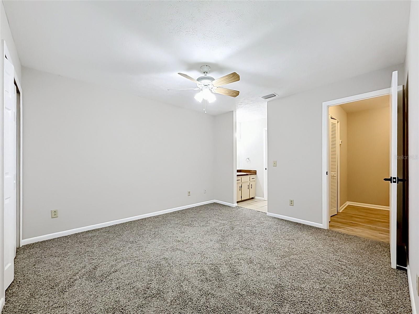 2113 Ne 38th Ave Property Photo 21