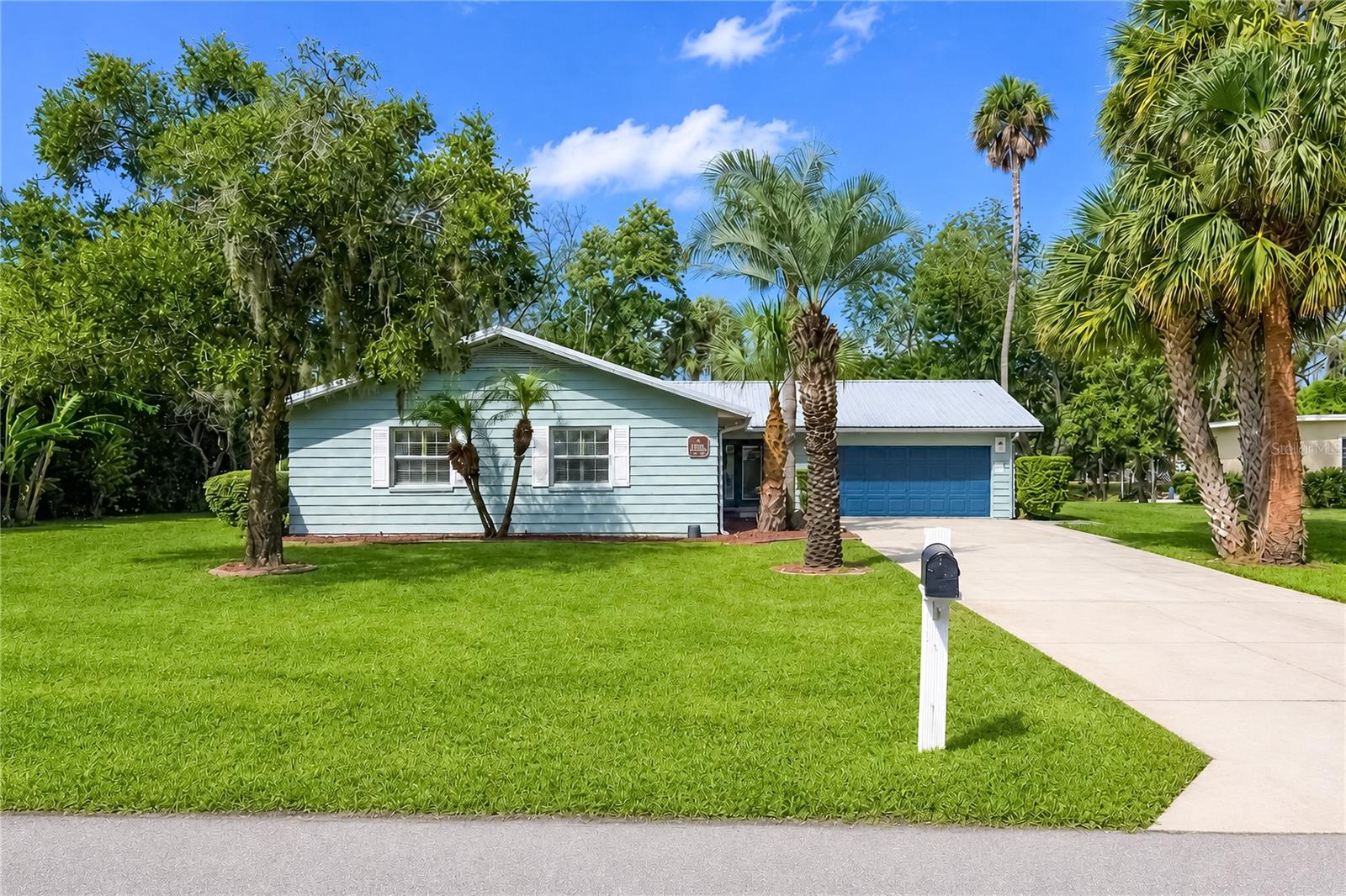 2178 N Watersedge Dr Property Photo 4