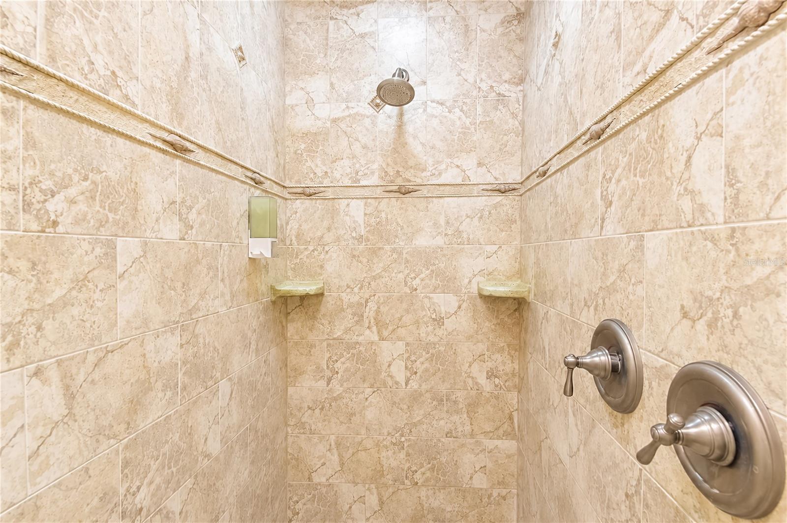 2178 N Watersedge Dr Property Photo 42
