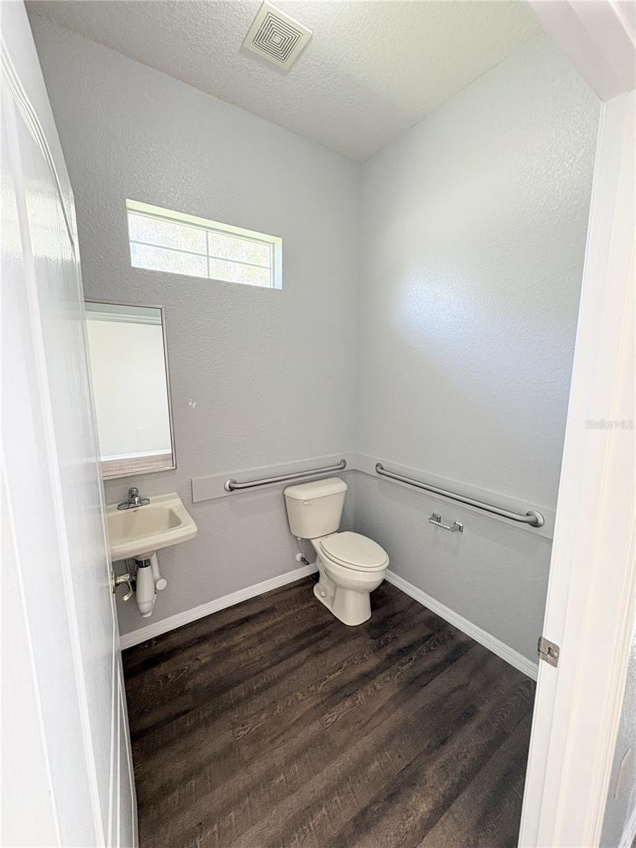 1701 Ne 42nd Ave #403 Property Photo 2