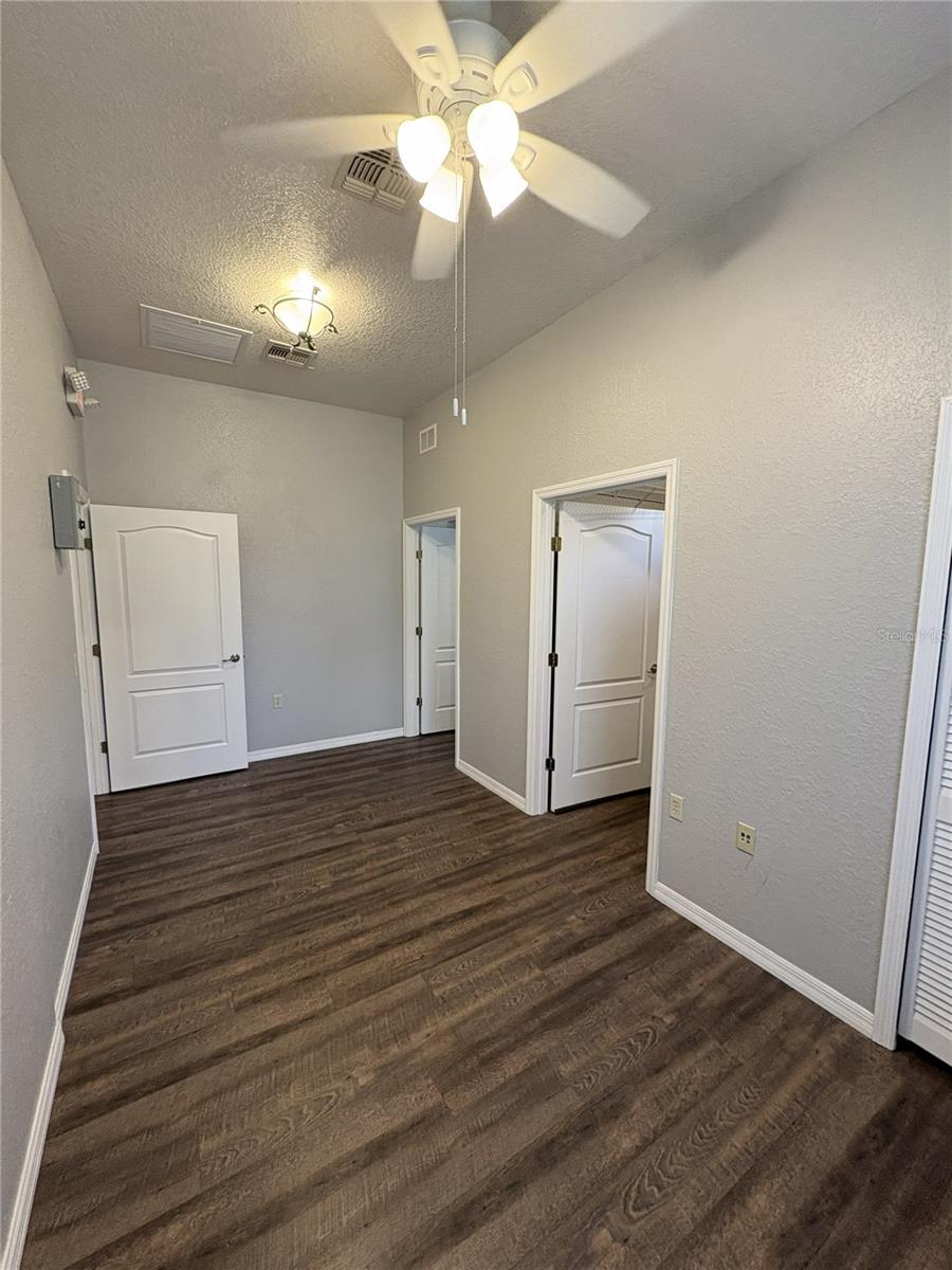 1701 Ne 42nd Ave #403 Property Photo 14
