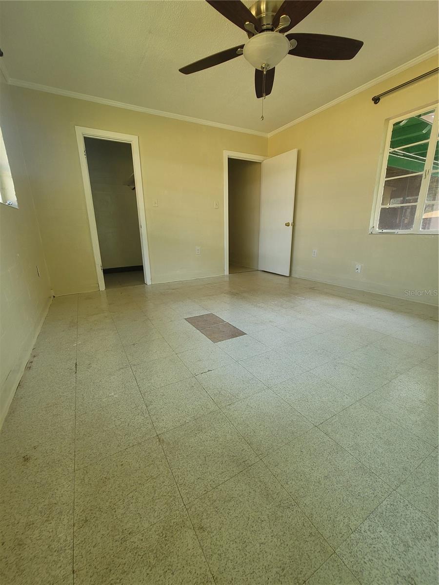 962 Ne 5th St Property Photo 16