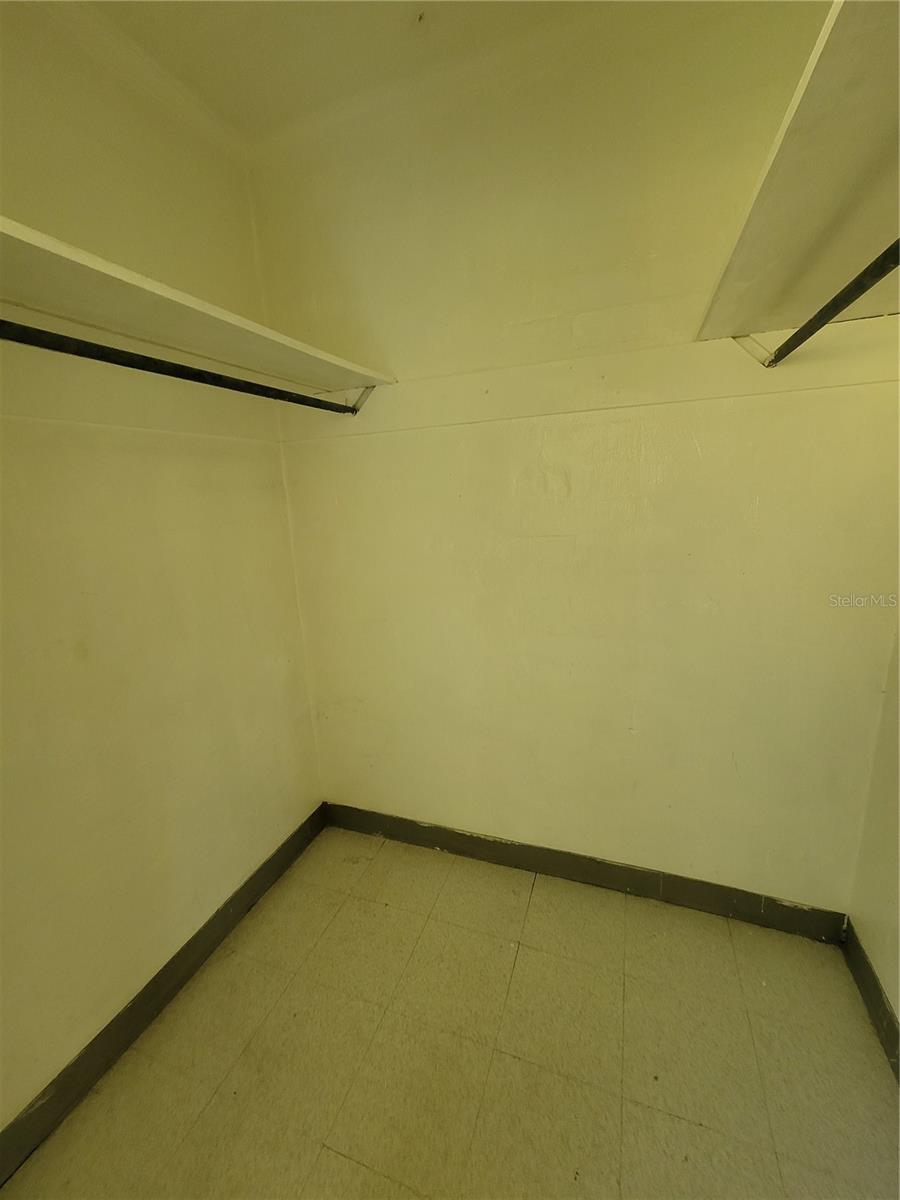 962 Ne 5th St Property Photo 17