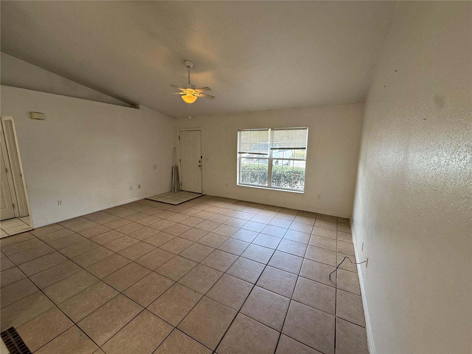 9515 Sw 31st Ct Property Photo 3