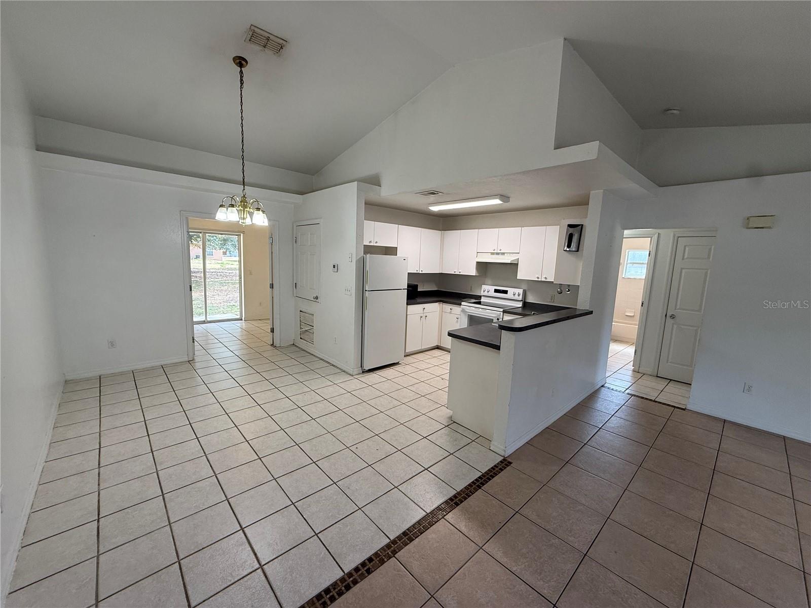 9515 Sw 31st Ct Property Photo 4