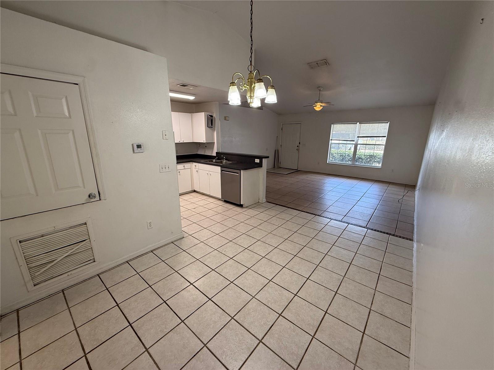9515 Sw 31st Ct Property Photo 6