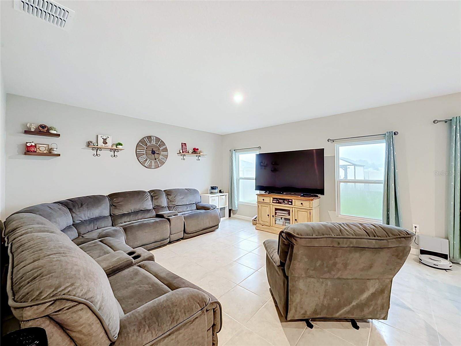 1586 Texas Ave Property Photo 5