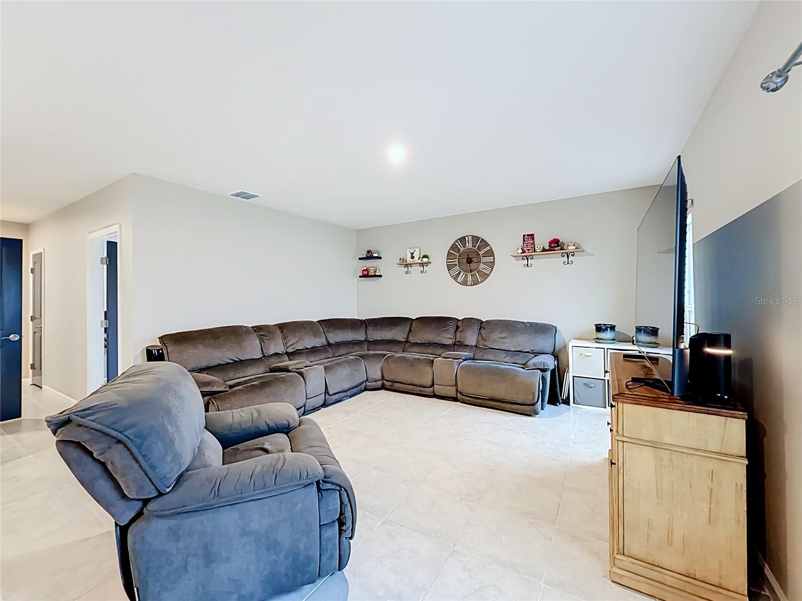 1586 Texas Ave Property Photo 6