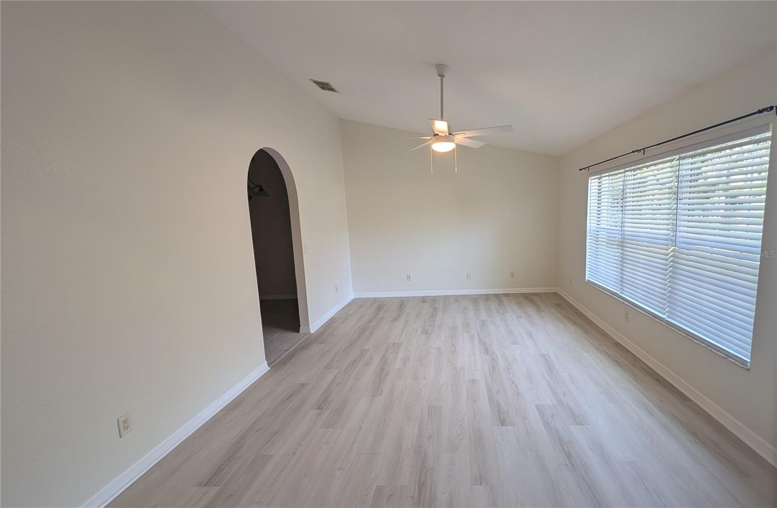 4023 N Eagle Nest Pt Property Photo 4
