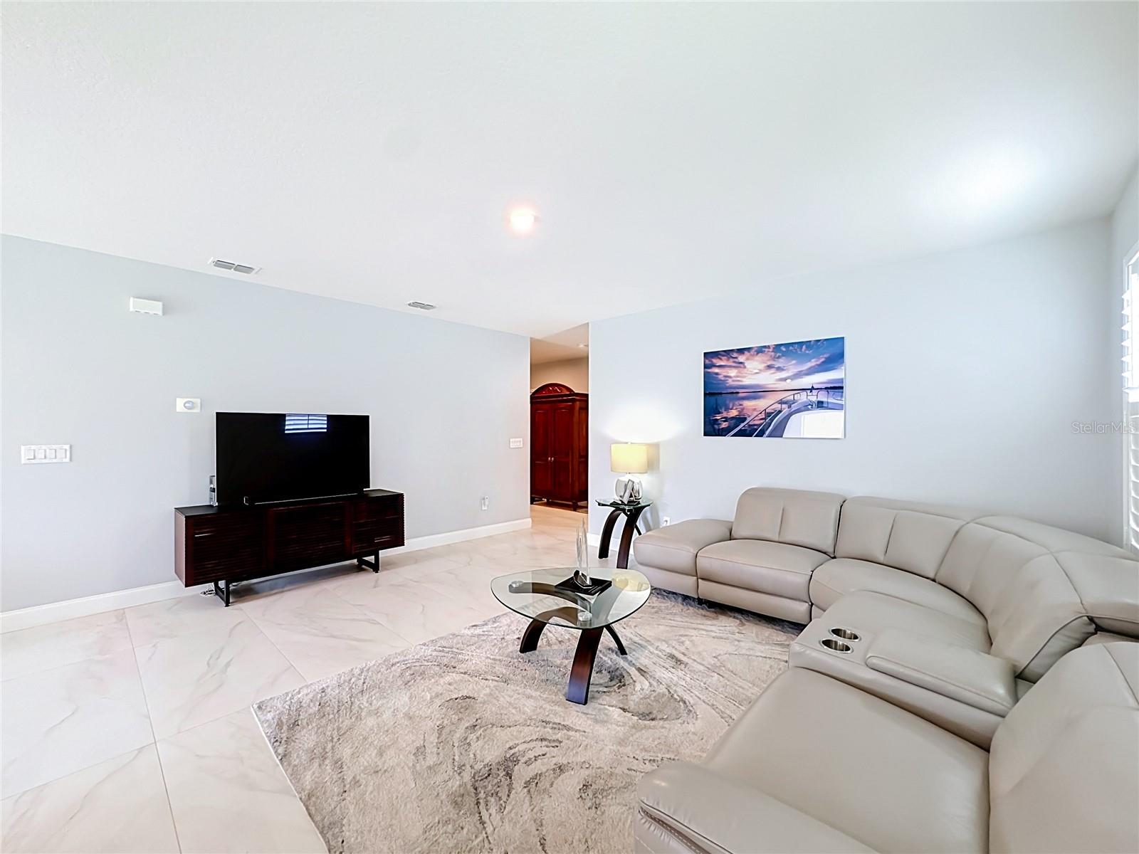 3628 Sapphire Hollow Way Property Photo 5