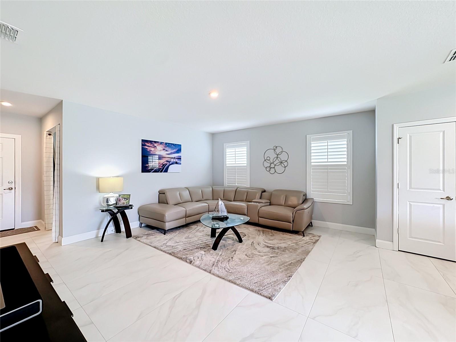 3628 Sapphire Hollow Way Property Photo 6
