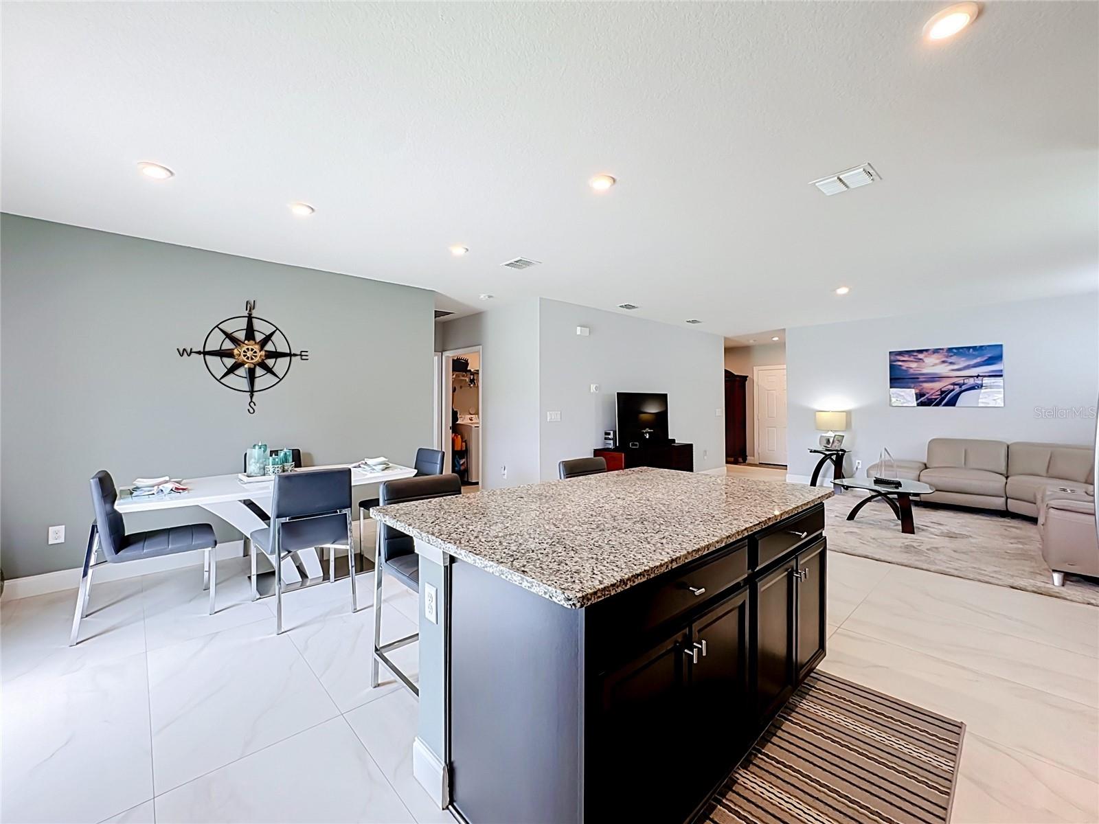 3628 Sapphire Hollow Way Property Photo 9