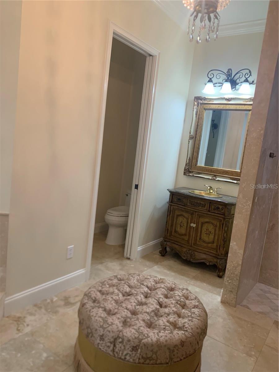 561 Se 42nd St Property Photo 13