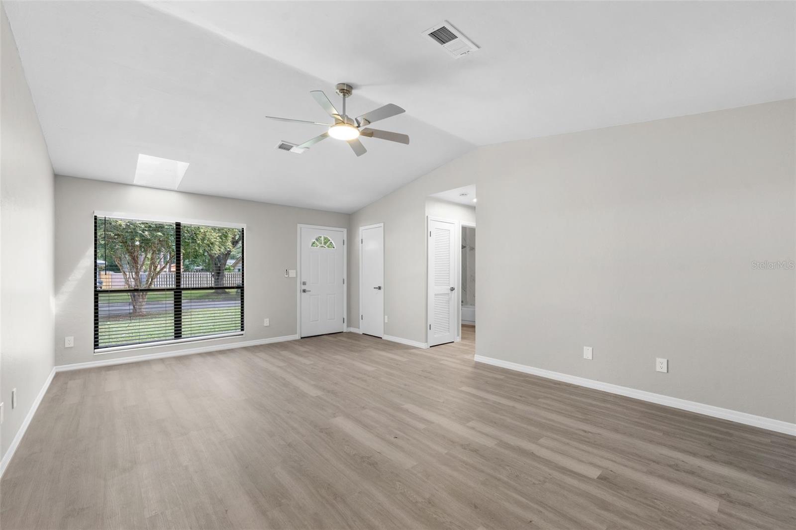 2329 Nw 54th Pl Property Photo 6