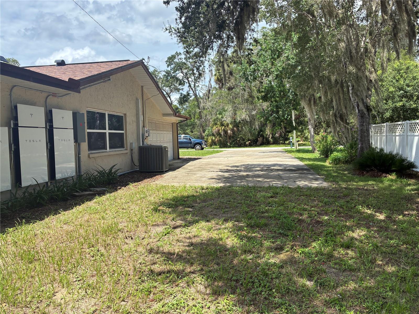 6383 N Jade Ter Property Photo 3