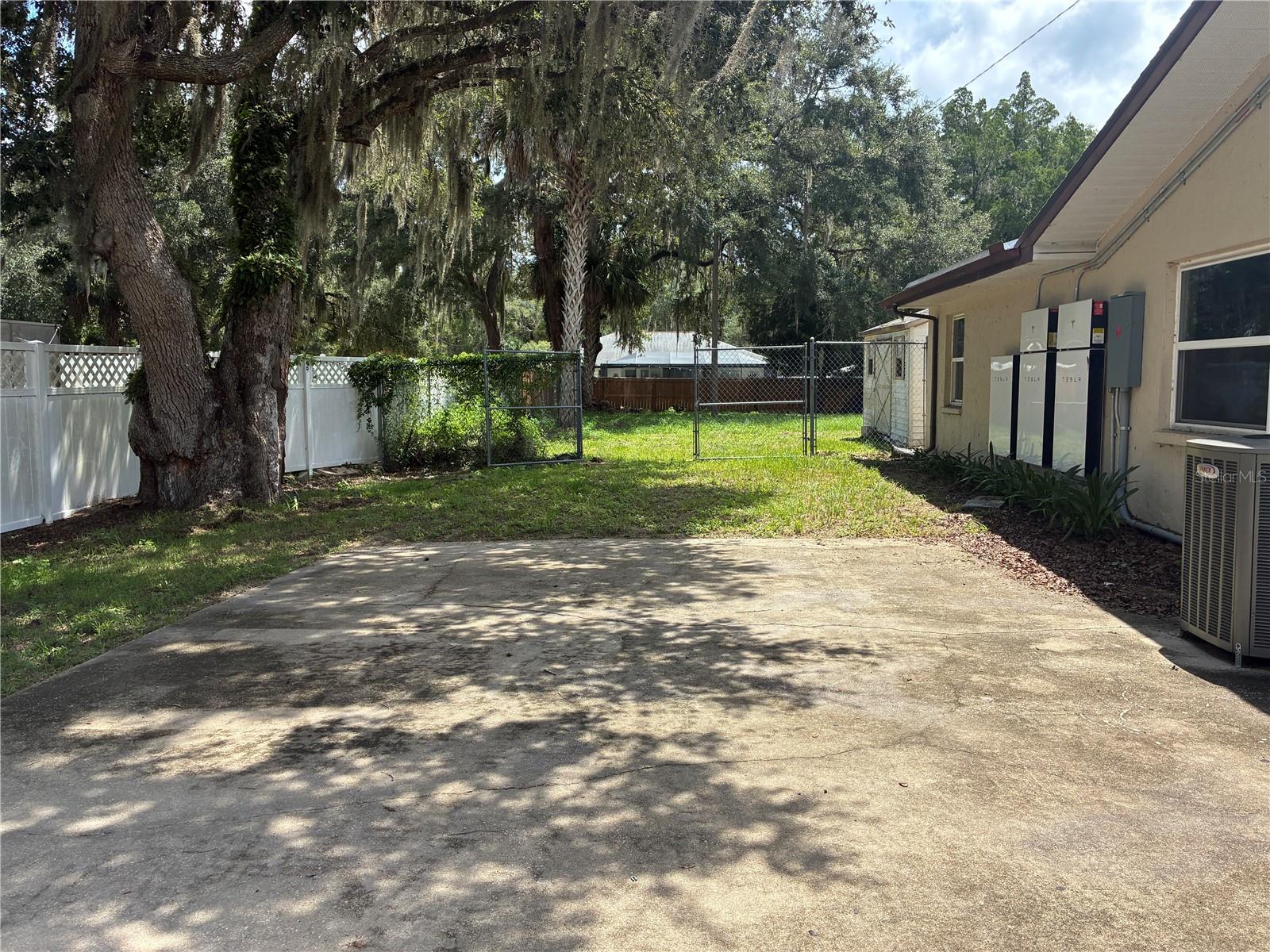 6383 N Jade Ter Property Photo 4