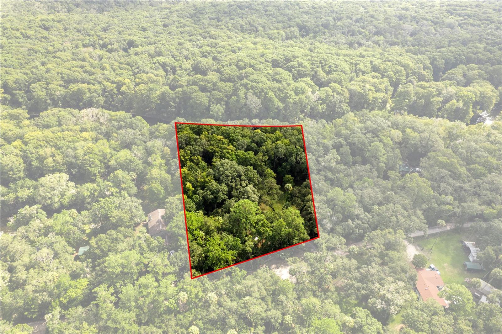 6409 E River Rd Property Photo 3