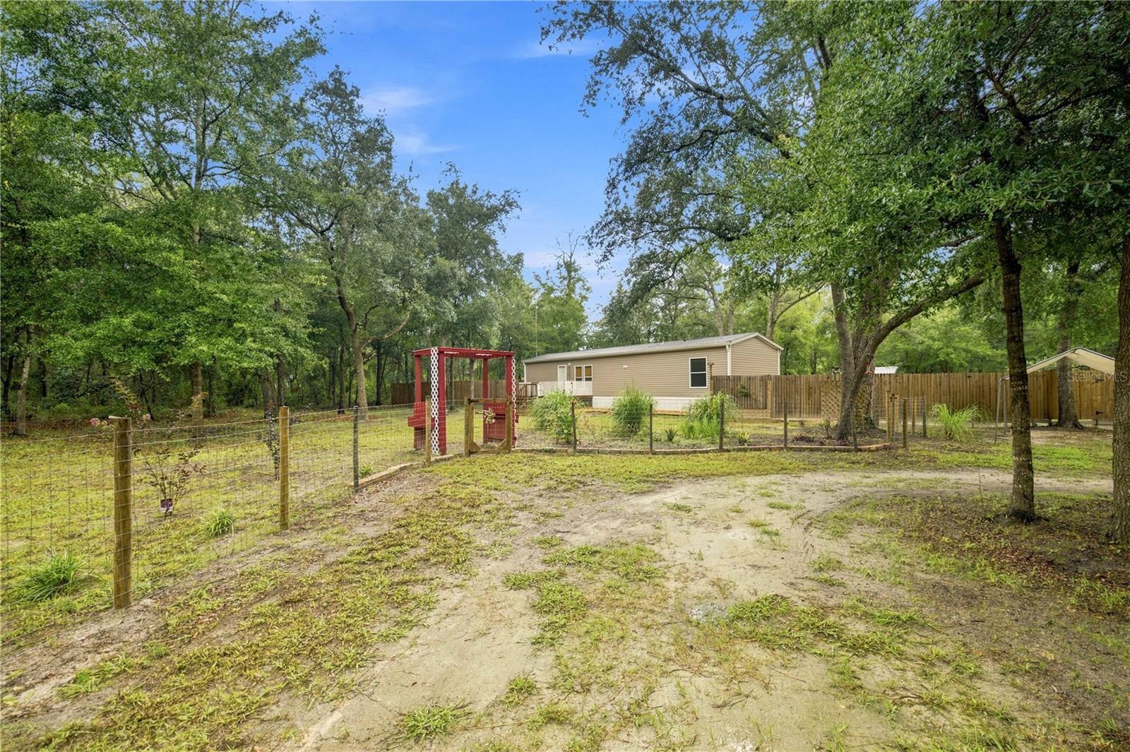 11821 SE 82ND ST Property Photo 1
