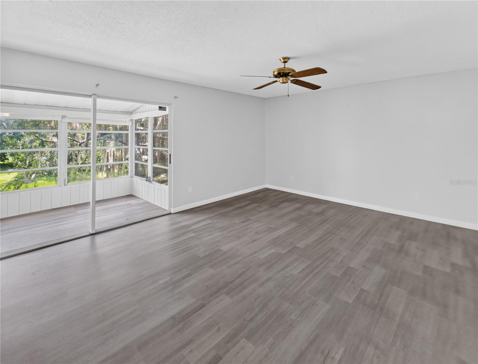 600 Fairways Cir #b Property Photo 4