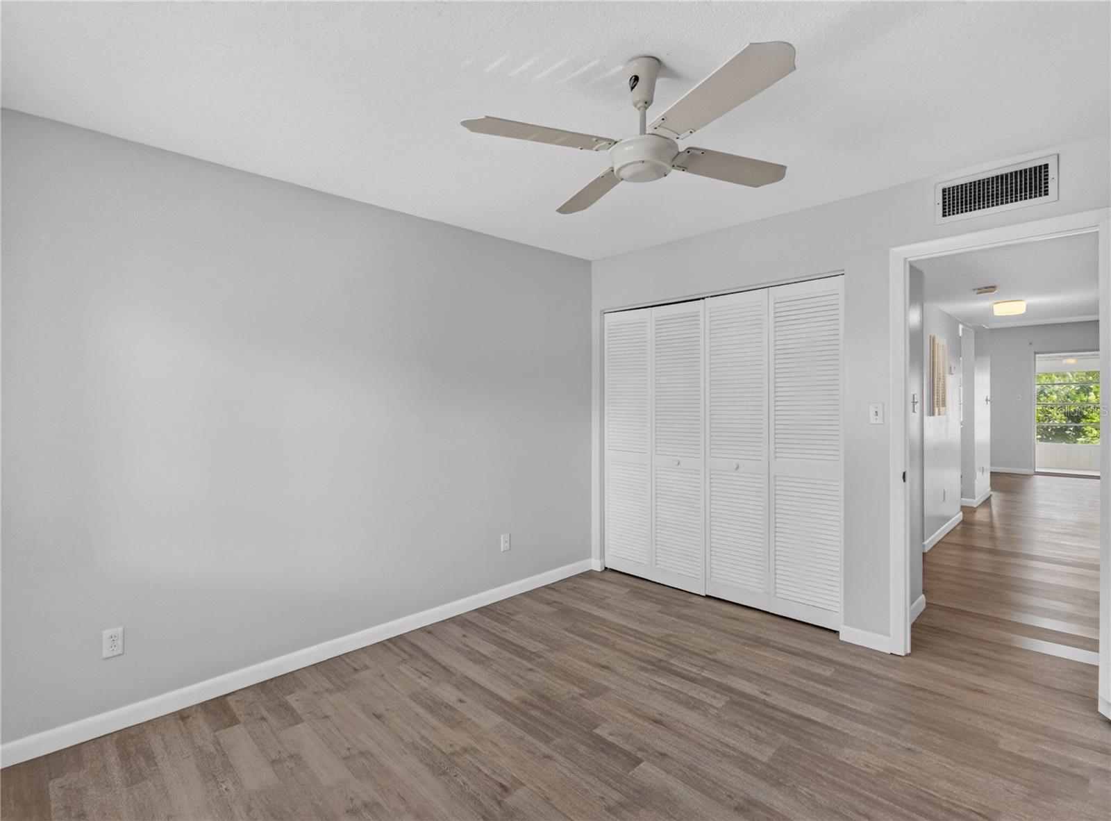 600 Fairways Cir #b Property Photo 11