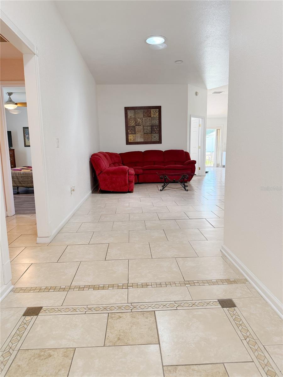 6825 Sw 64th Ter Property Photo 4