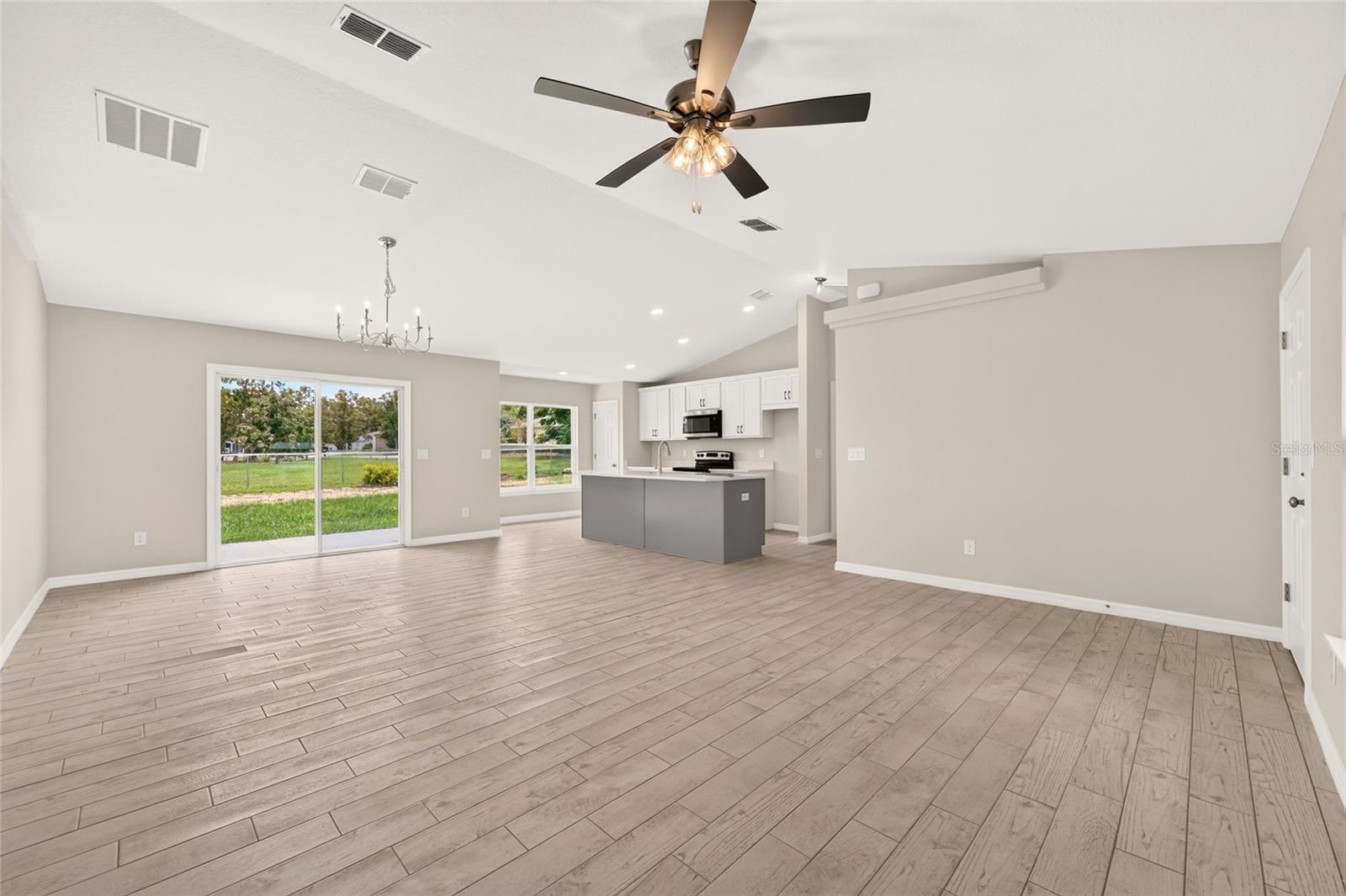 13 Pecan Drive Loop Property Photo 15