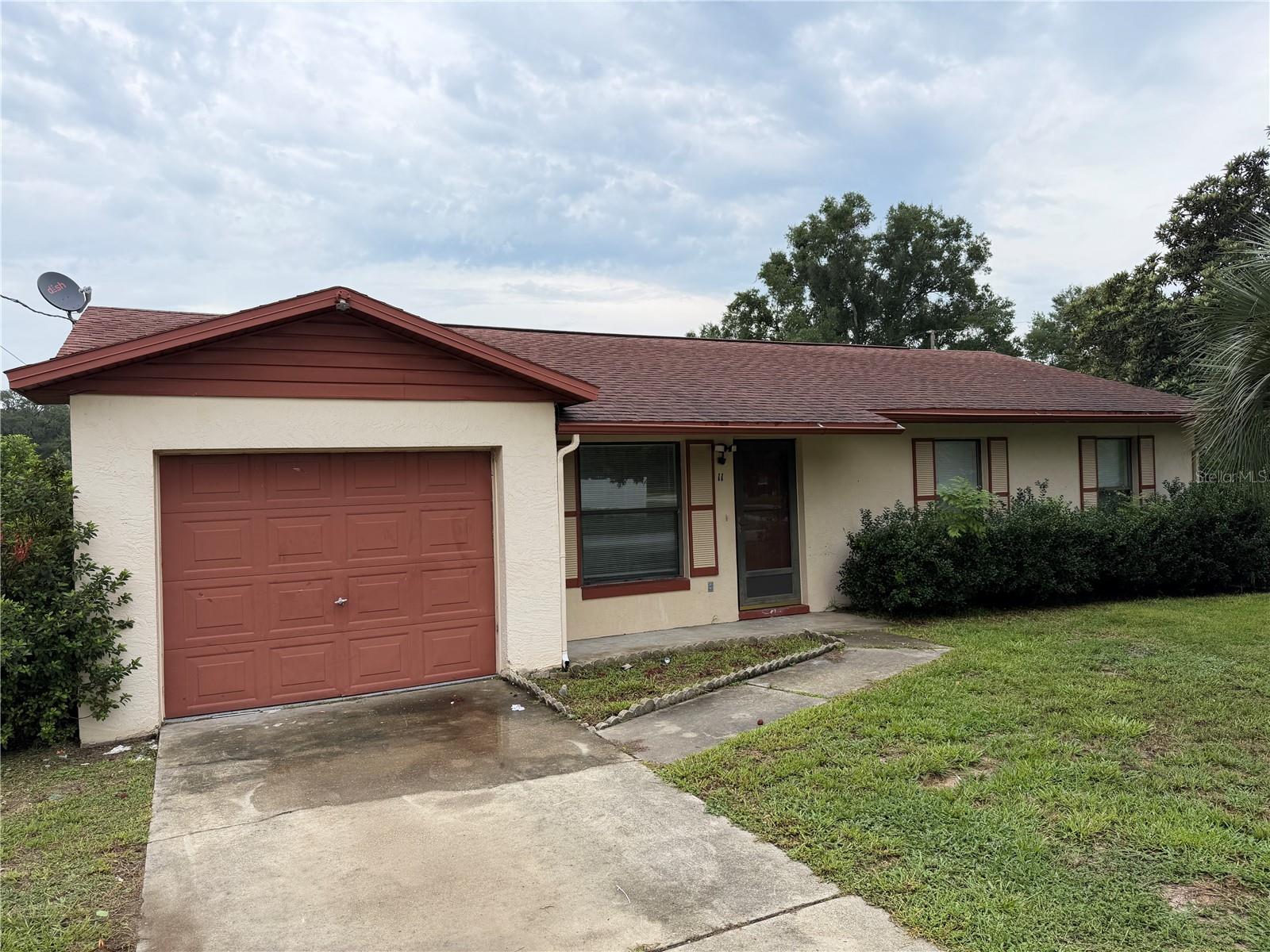 11 PINE CIRCLE LN Property Photo 1