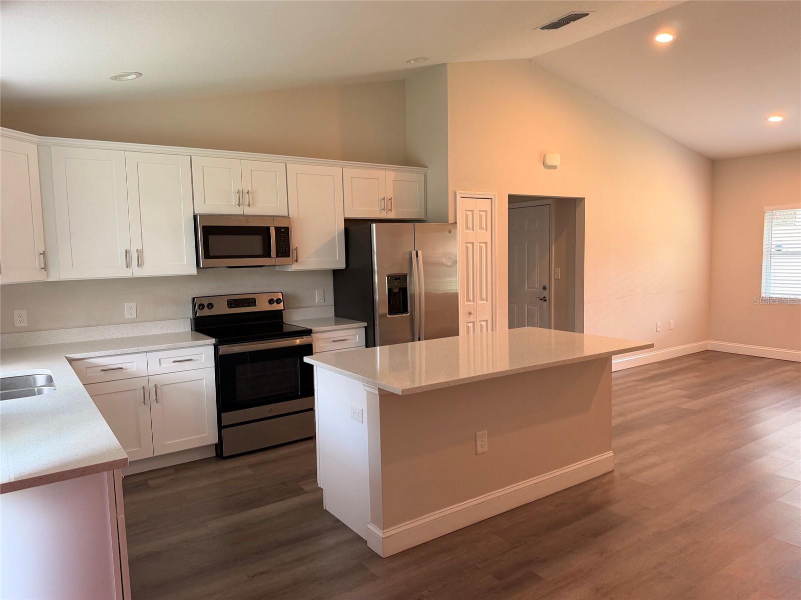 2292 Sw 168th Loop Property Photo 3