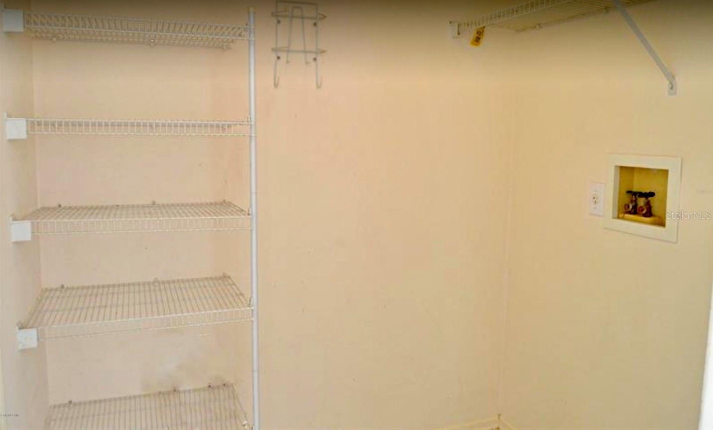 22 Teak Ct Property Photo 8