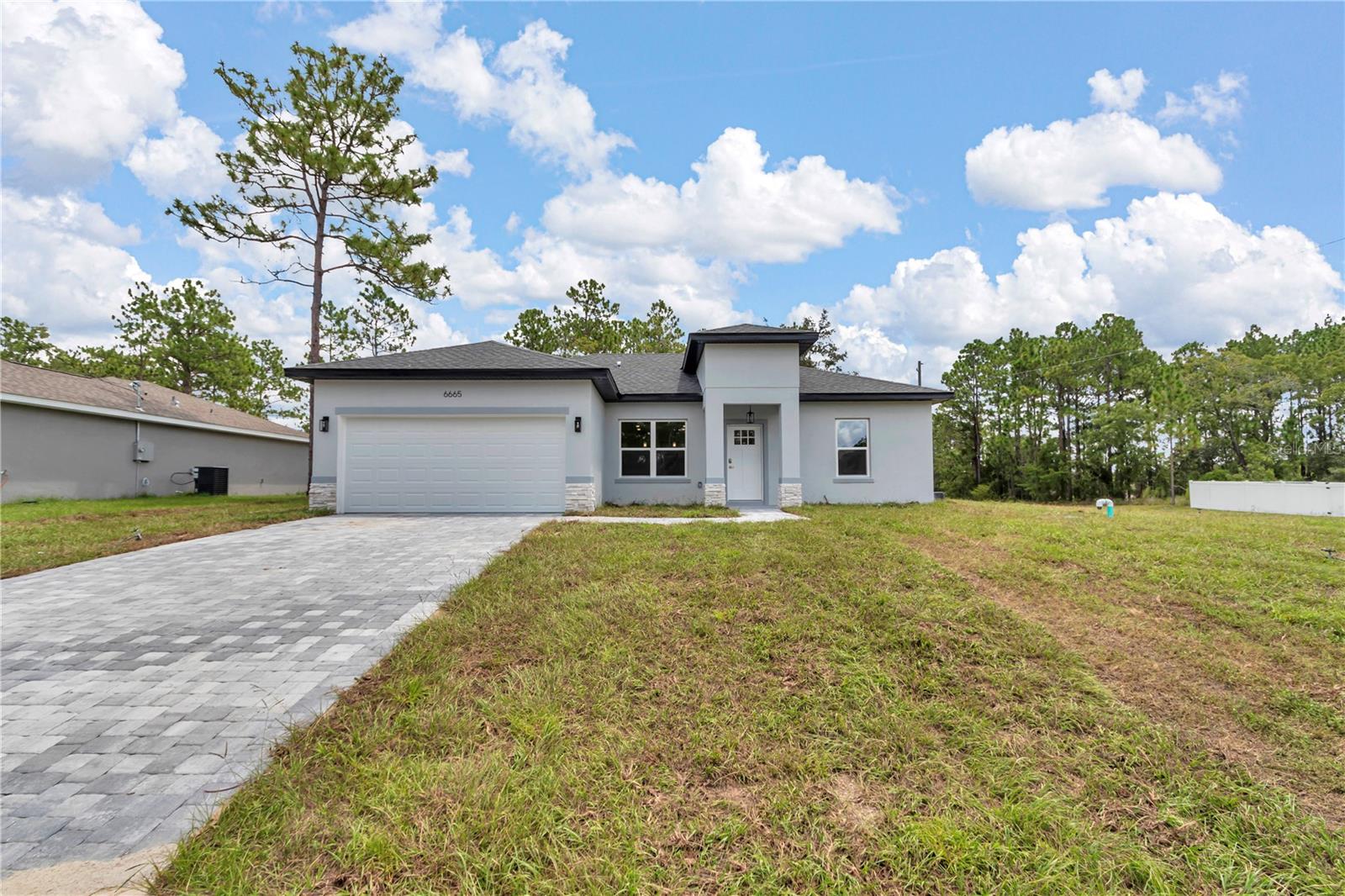 6665 N DARLINGTON DR Property Photo 1