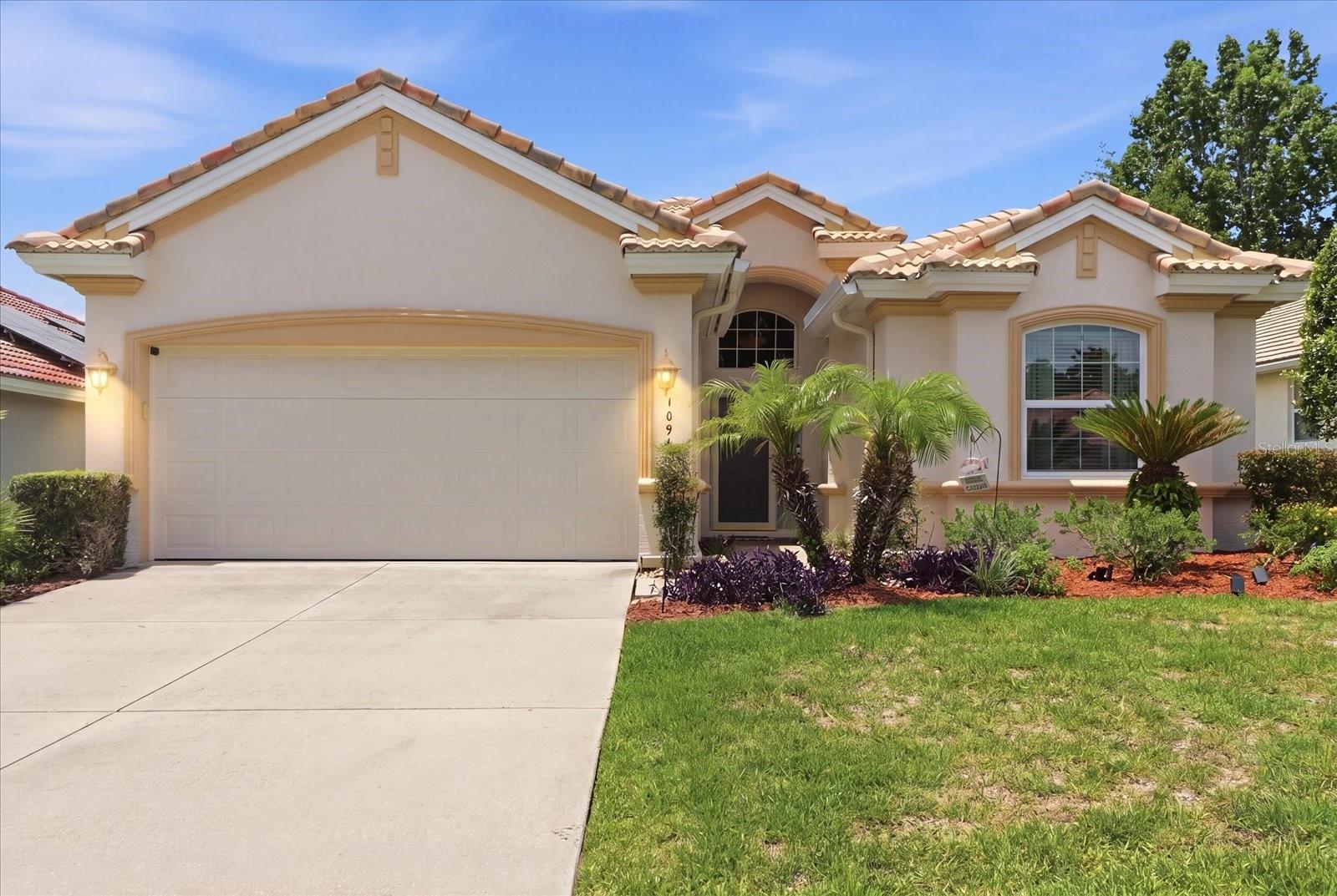 1096 W DIAMOND SHORE LOOP Property Photo 1