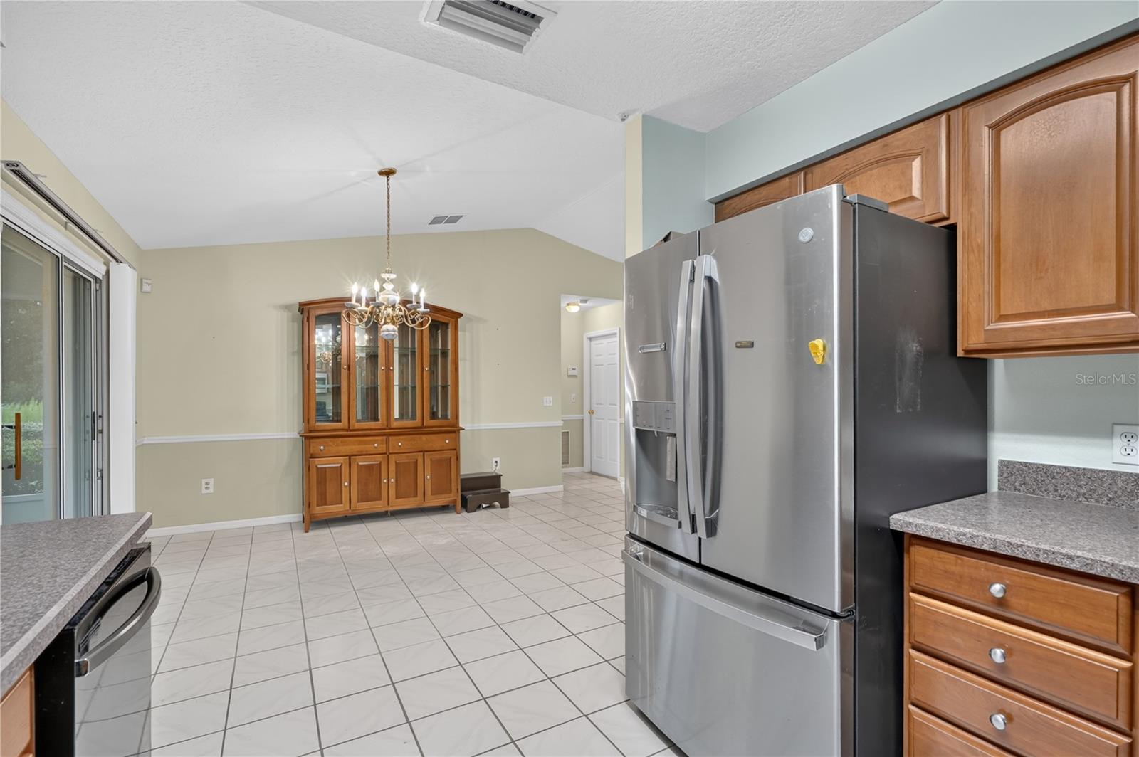89 Almond Rd Property Photo 6