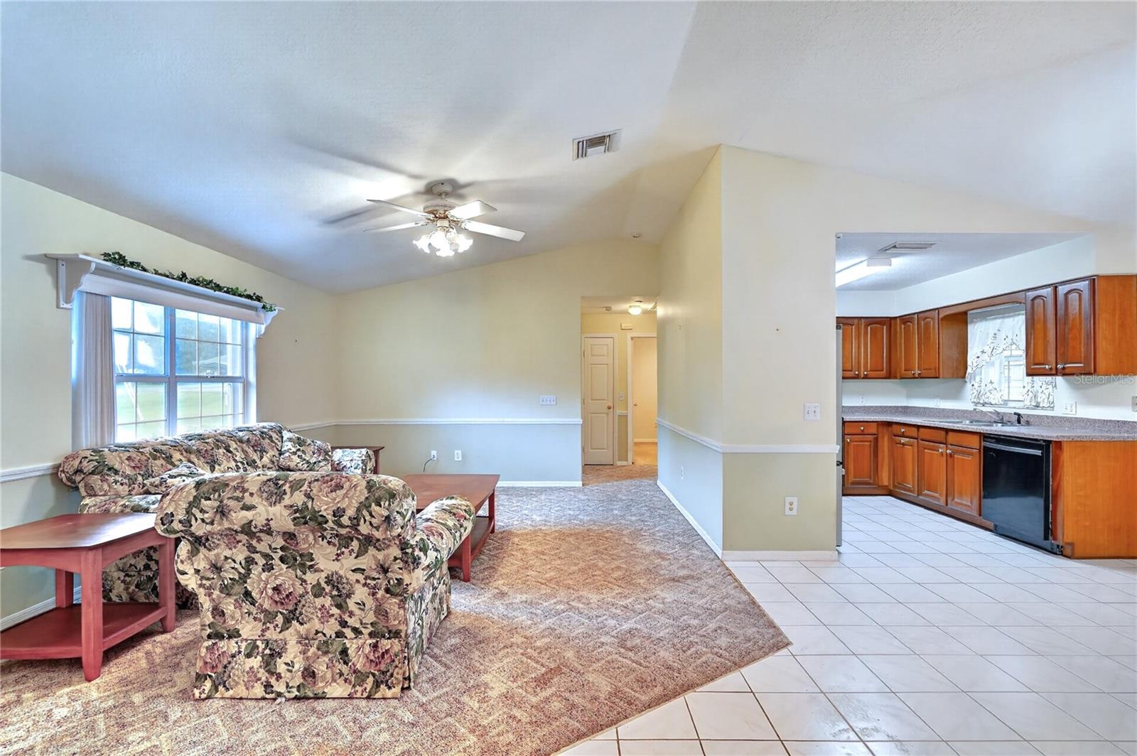 89 Almond Rd Property Photo 12
