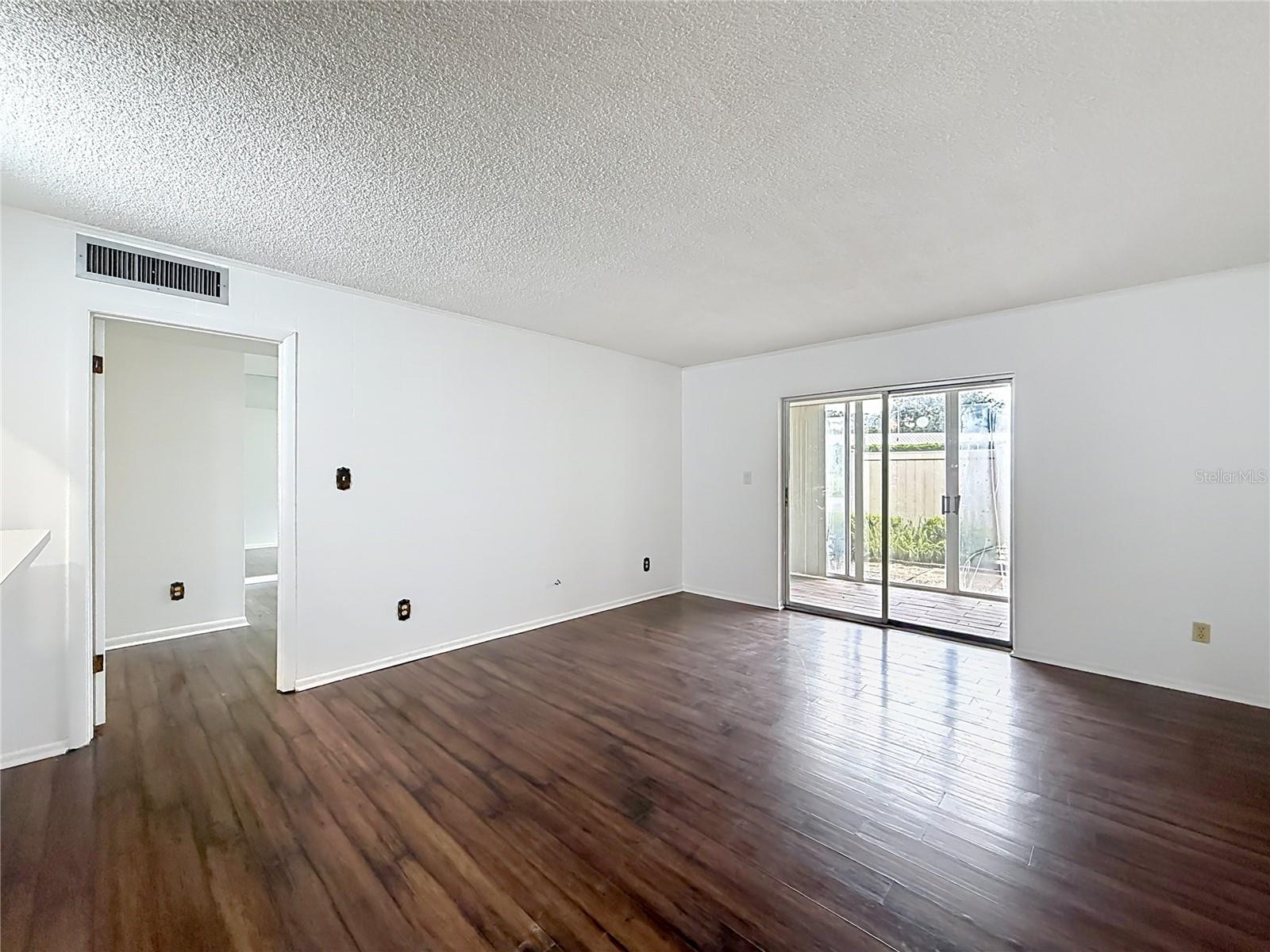 2837 Ne 3rd St #103 Property Photo 13